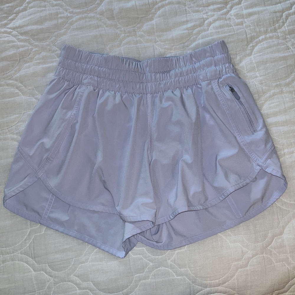 Lululemon Tracker low-rise short 4” in serene blue
